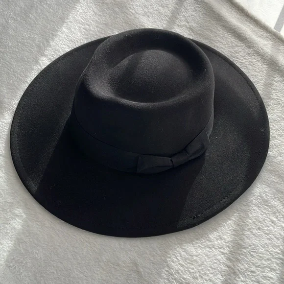 Black fashion hat - Picture 2 of 6